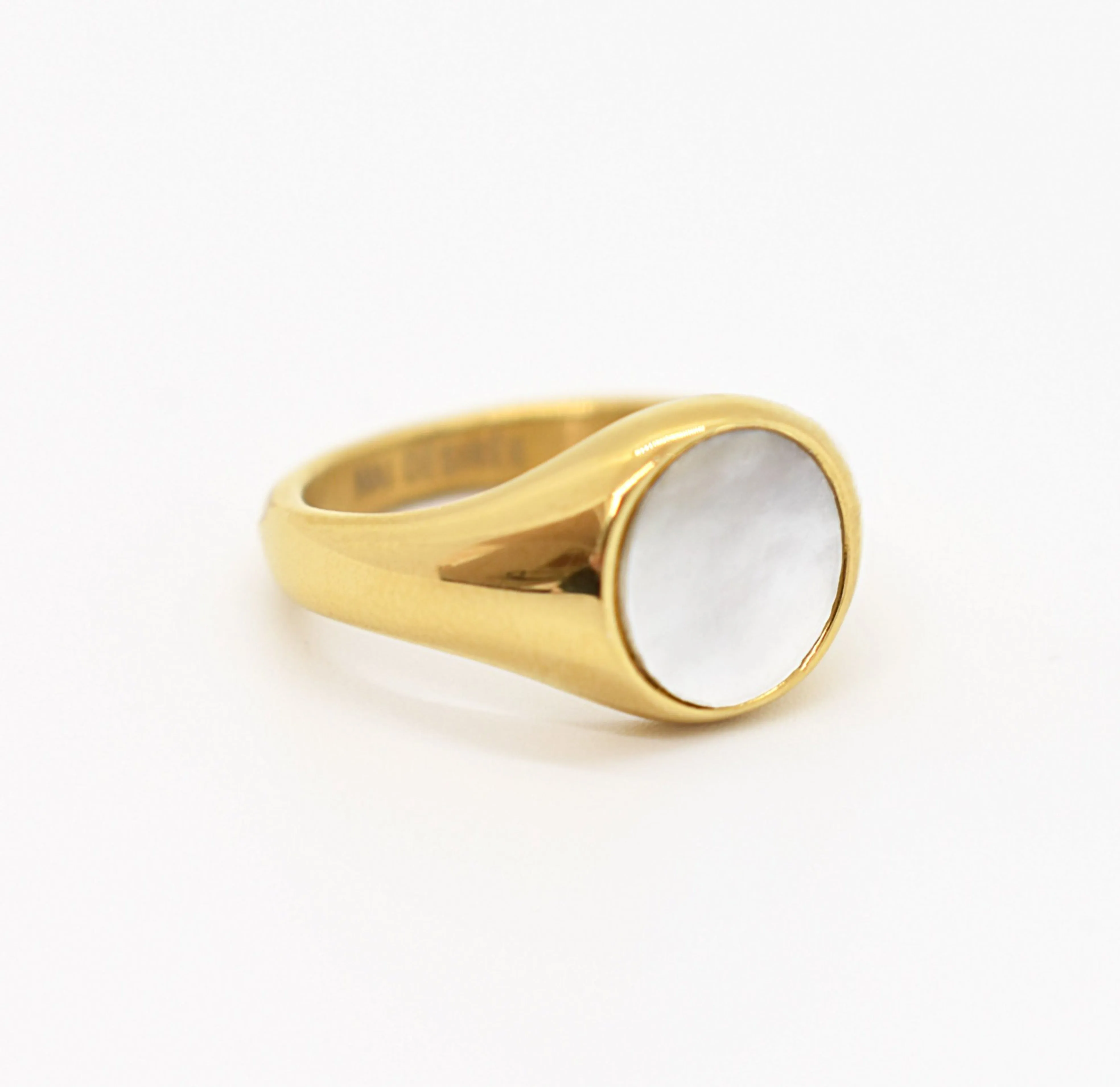 DEMI GOLD PEARL SIGNET RING