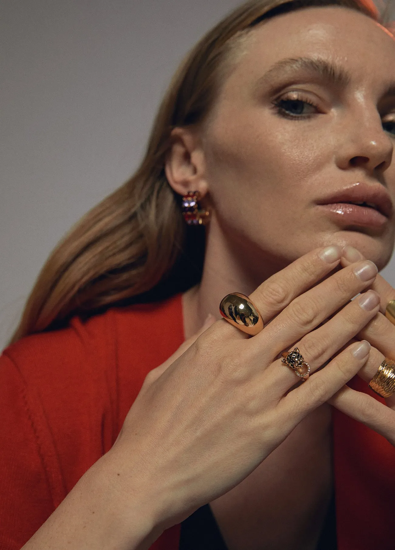 Oval signet ring